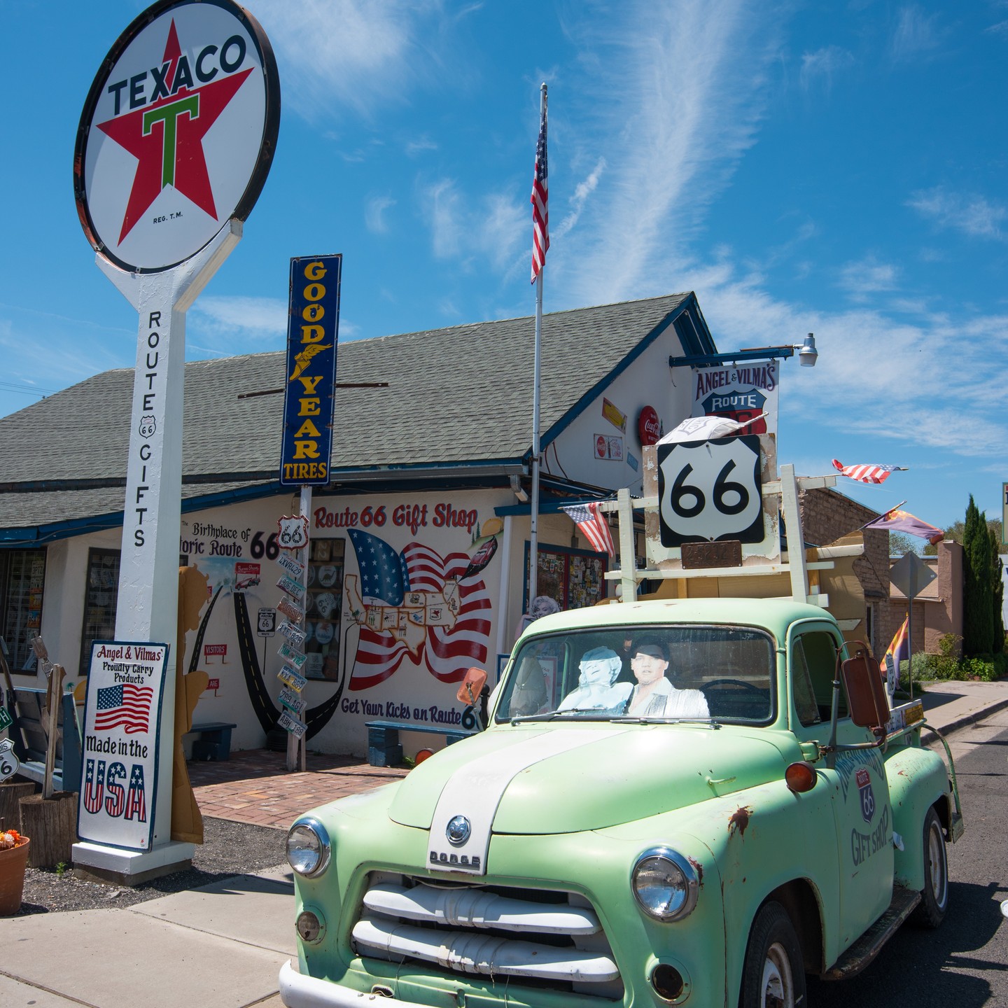 CONFERENCE IMAGE DU MONDE : 14H // ROUTE 66 - LA PISTE DU REVE AMERICAIN (film de Christian Verot)